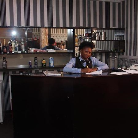 Grand Ibro Hotel Annex Ankuru Buitenkant foto
