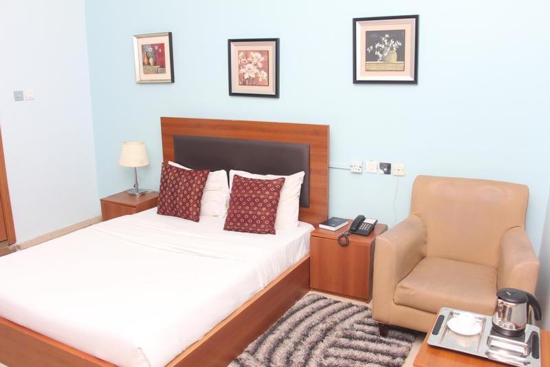 Grand Ibro Hotel Annex Ankuru Buitenkant foto