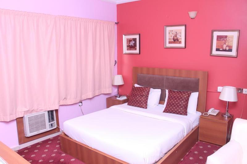 Grand Ibro Hotel Annex Ankuru Buitenkant foto