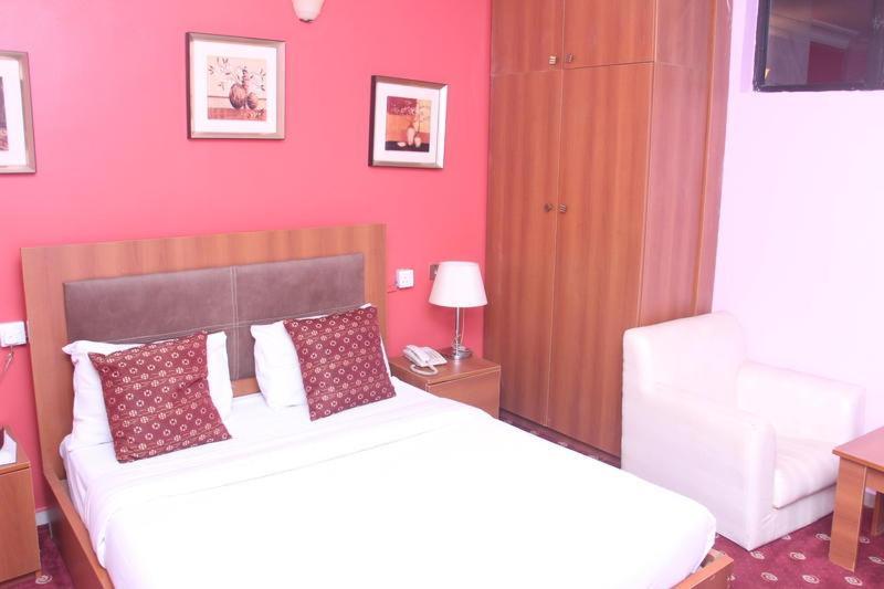 Grand Ibro Hotel Annex Ankuru Buitenkant foto