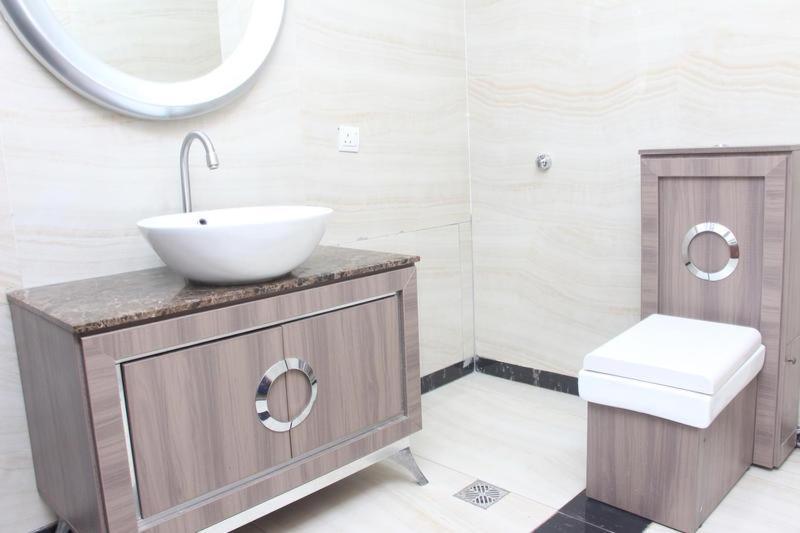 Grand Ibro Hotel Annex Ankuru Buitenkant foto