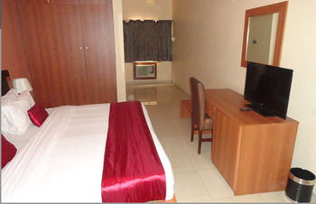 Grand Ibro Hotel Annex Ankuru Buitenkant foto