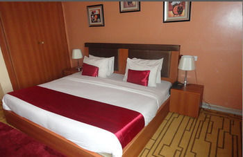 Grand Ibro Hotel Annex Ankuru Buitenkant foto